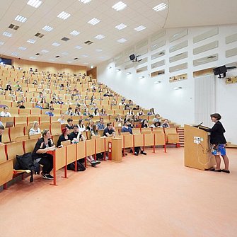 Symbolbild: Dozierende im Hörsaal